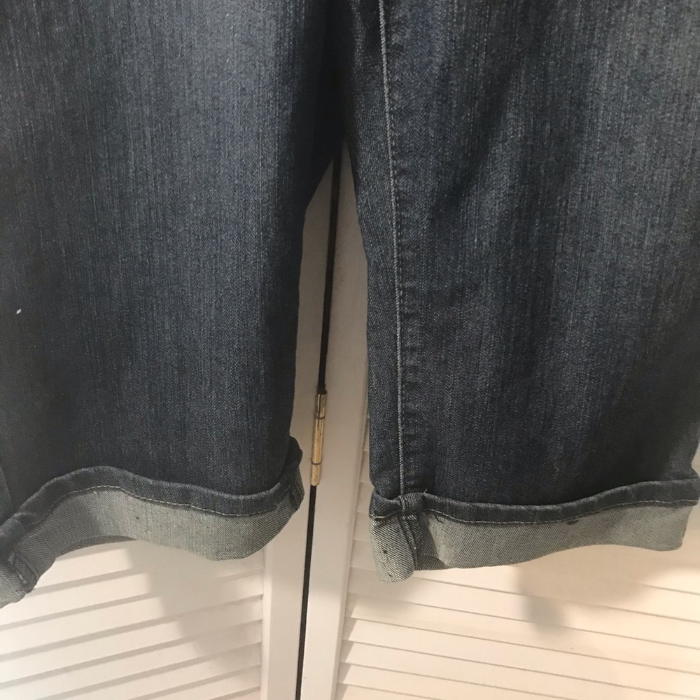 Jean Capri - Picture 2 of 3